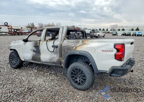 2024 Chevrolet Colorado Trail Boss z USA, uszkodzony, nr VIN 1GCPTEEK1R1176818